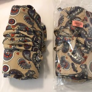 💐2/$20  Two Paisley cosmetic or jewelry totes